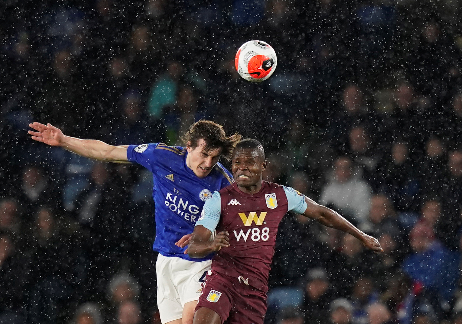 通过专注于 通过专注于